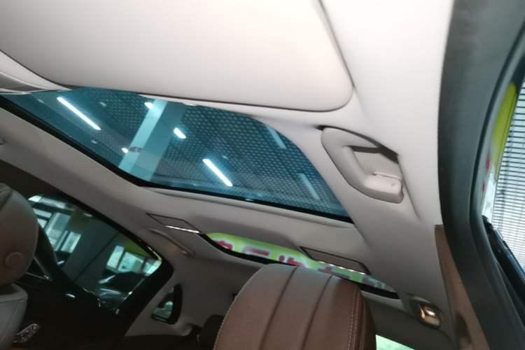 Used Mercedes-Benz E-Class 2018 E 300 L Luxury Model Headliner