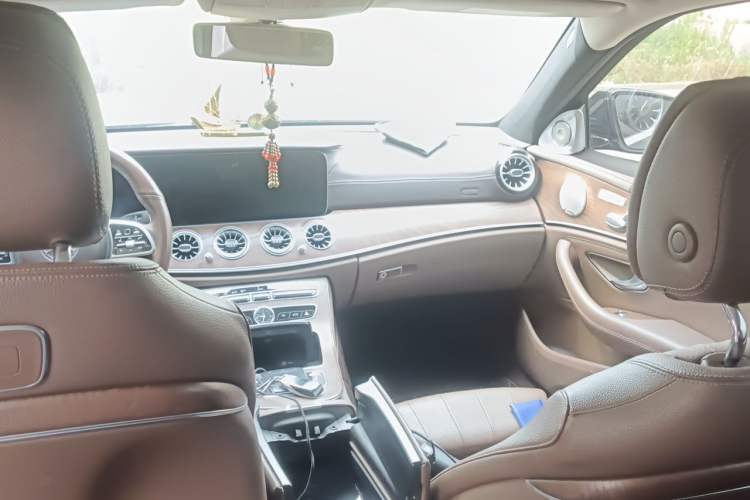 Used Mercedes-Benz E-Class 2018 Facelift E 200 L 4MATIC Headliner