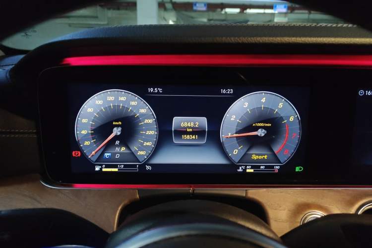 Used Mercedes-Benz E-Class 2018 Facelifted E 300 L Stylish Version Instrument Cluster