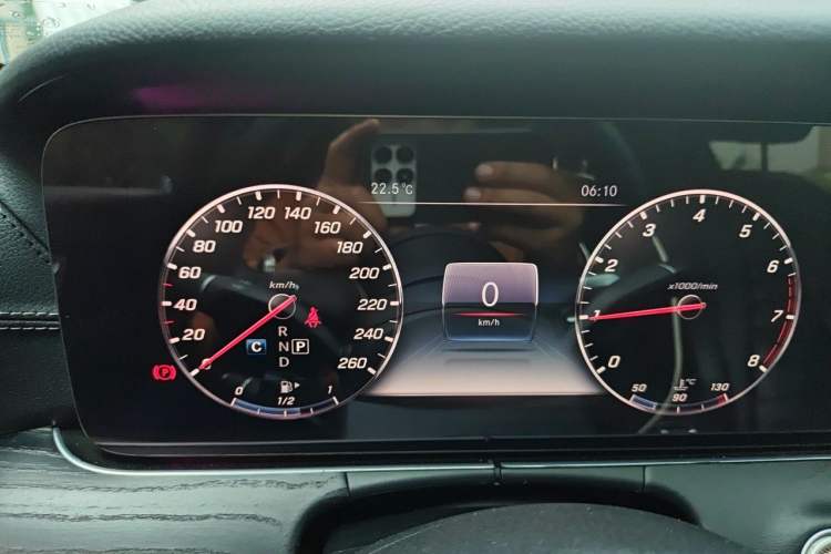 Used Mercedes-Benz E-Class 2018 Facelifted E 300 L Stylish Version Instrument Cluster