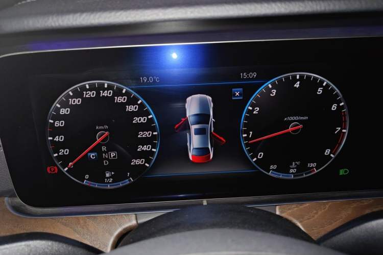 Used Mercedes-Benz E-Class 2018 Facelift E 200 L Instrument Cluster
