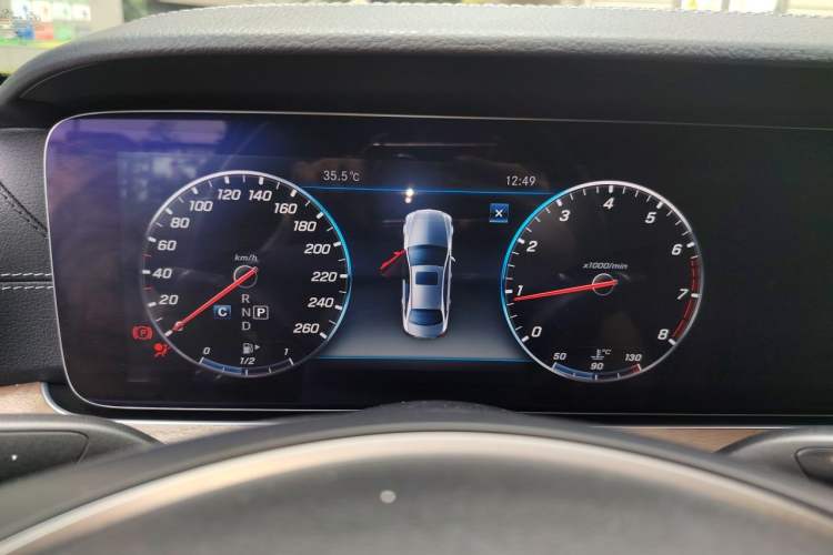 Used Mercedes-Benz E-Class 2018 Facelifted E 300 L Stylish Version Instrument Cluster