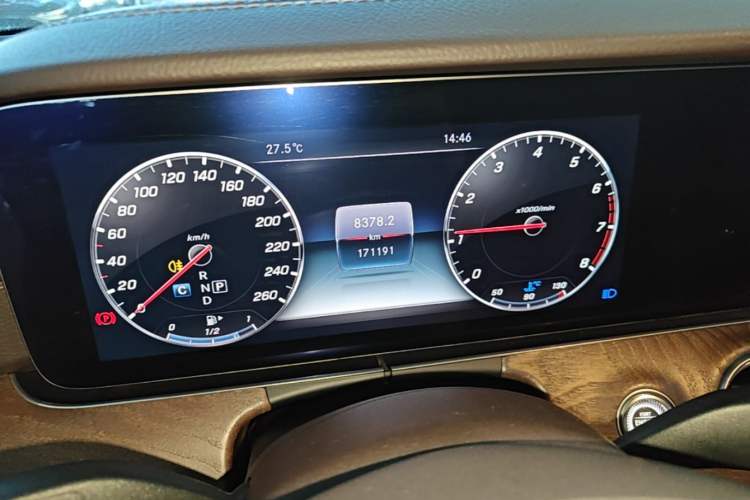 Used Mercedes-Benz E-Class 2018 Facelift E 300 L Luxury Edition Instrument Cluster