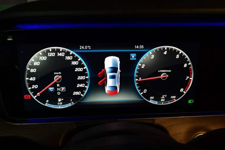 Used Mercedes-Benz E-Class 2018 E 300 L Luxury Model Instrument Cluster