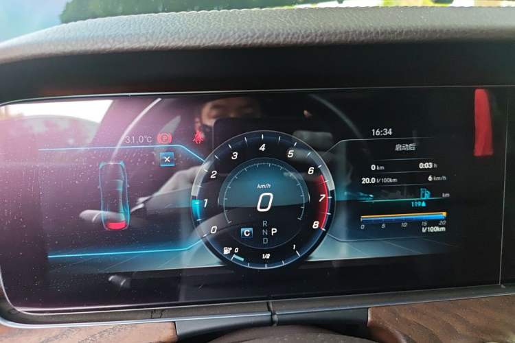 Used Mercedes-Benz E-Class 2018 Facelift E 300 L Luxury Edition Instrument Cluster