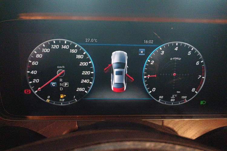 Used Mercedes-Benz E-Class 2018 Facelift E 200 L Instrument Cluster