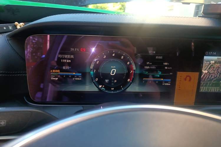 Used Mercedes-Benz E-Class 2018 Restyled E 300 L Sporty and Stylish Edition Instrument Cluster