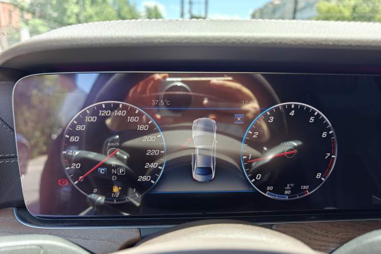 Used Mercedes-Benz E-Class 2018 E 200 L Instrument Cluster