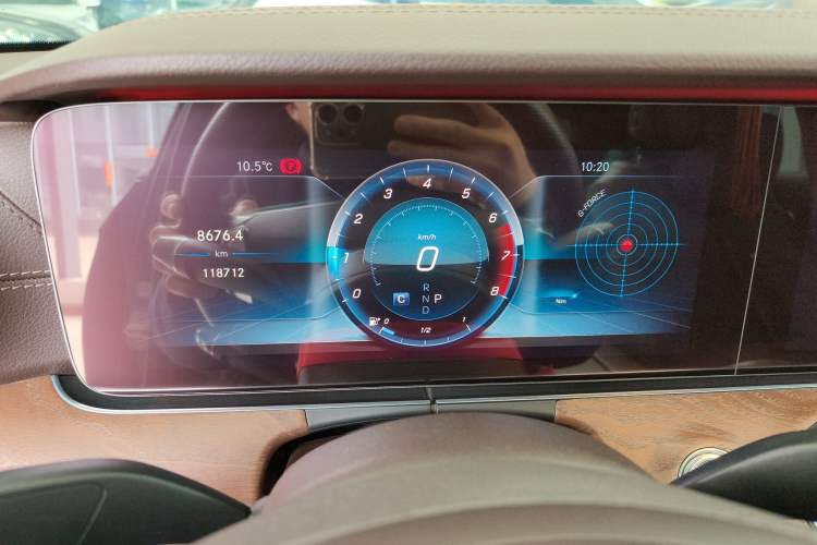 Used Mercedes-Benz E-Class 2018 Facelifted E 300 L Stylish Version Instrument Cluster
