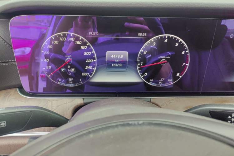 Used Mercedes-Benz E-Class 2018 Facelifted E 300 L Stylish Version Instrument Cluster