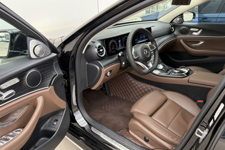 Used Mercedes-Benz E-Class 2018 Facelift E 200 L Sport 4MATIC Interior 1