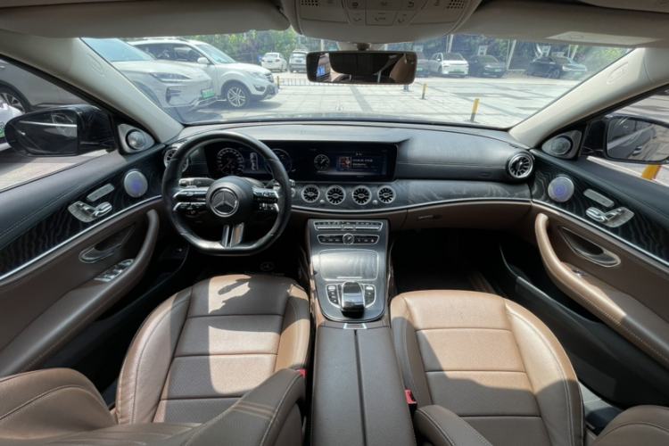 Used Mercedes-Benz E-Class 2018 Facelift E 200 L Sport 4MATIC Interior 1