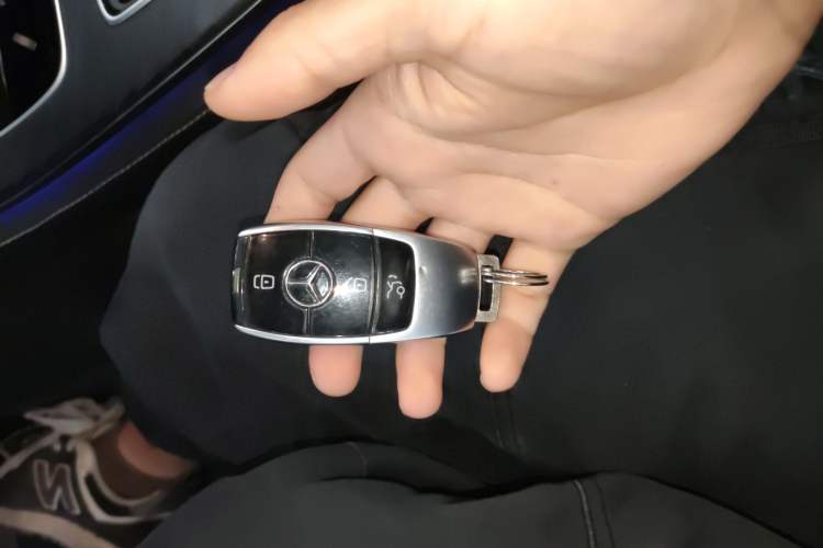 Used Mercedes-Benz E-Class 2018 E 200 L Sport Edition Interior 1