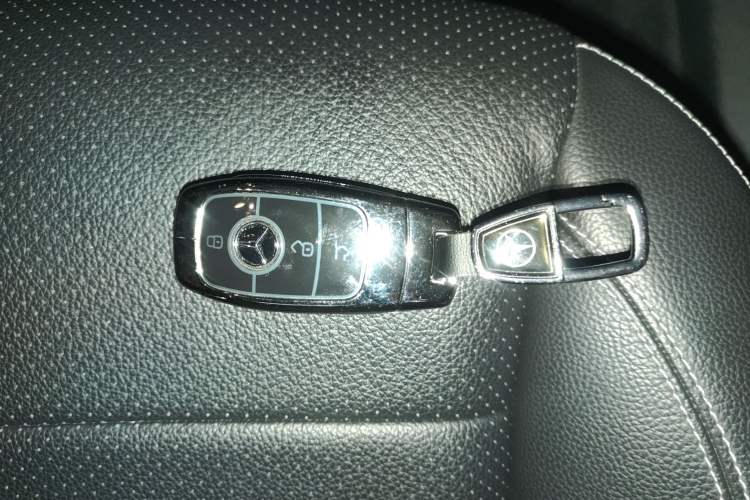 Used Mercedes-Benz E-Class 2018 Restyled E 300 L Sport Luxury Edition Interior 1