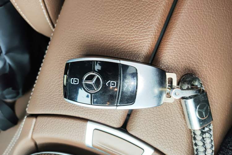 Used Mercedes-Benz E-Class 2018 Facelifted E 300 L Stylish Version Interior 1