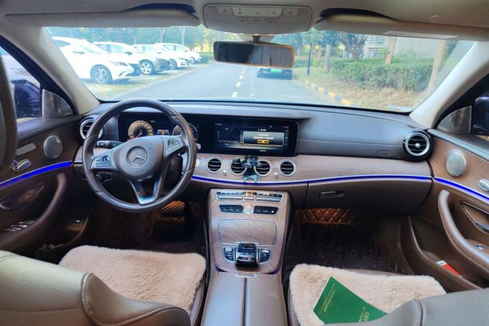 Used Mercedes-Benz E-Class 2018 Facelift E 200 L Interior 1