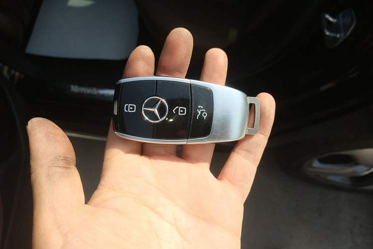 Used Mercedes-Benz E-Class 2018 Facelift E 200 L Sport 4MATIC Interior 1