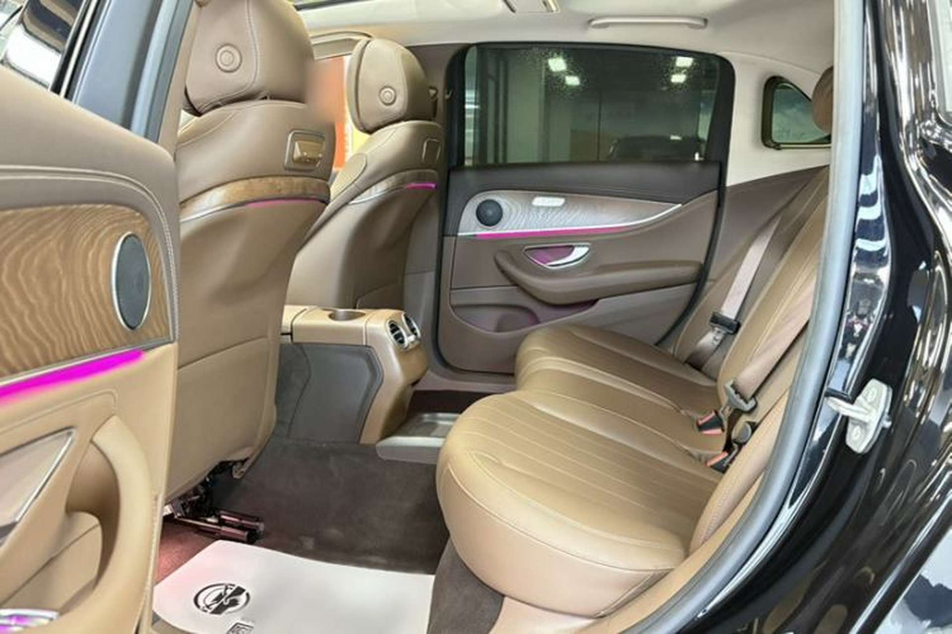 Used Mercedes-Benz E-Class 2018 E 300 L Luxury Model Interior 1