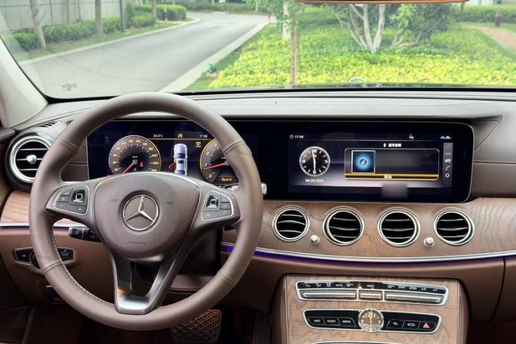 Used Mercedes-Benz E-Class 2018 Facelifted E 300 L Stylish Version Interior 1