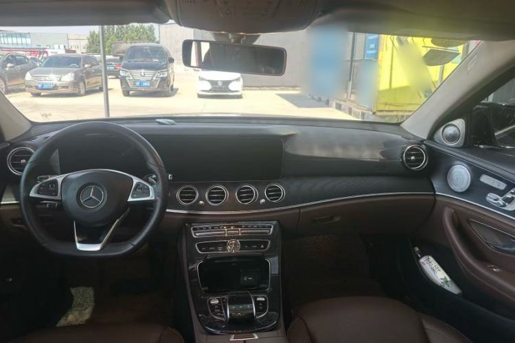 Used Mercedes-Benz E-Class 2018 E 300 L Sport Luxury Edition Interior 1