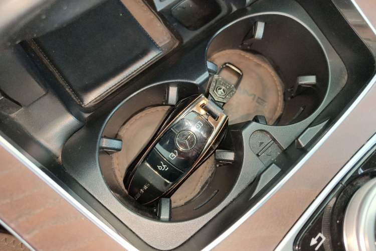 Used Mercedes-Benz E-Class 2018 Facelifted E 300 L Stylish Version Interior 1