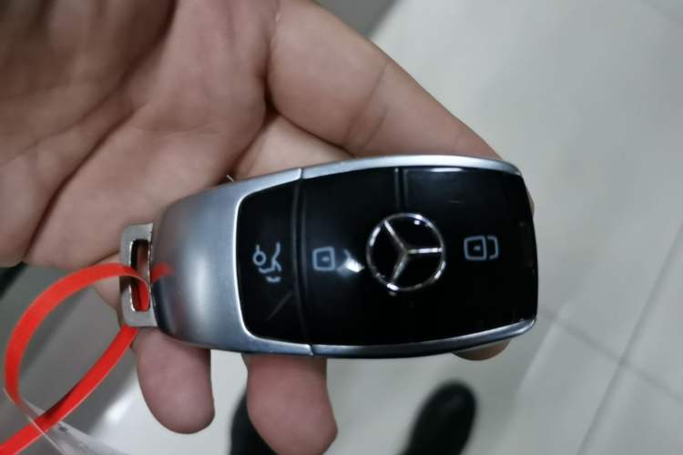 Used Mercedes-Benz E-Class 2018 E 300 L Luxury Model Interior 1