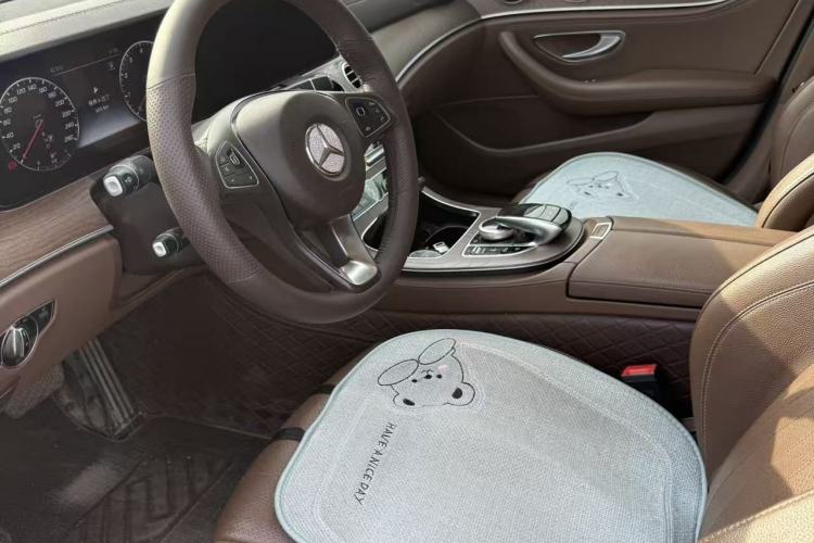 Used Mercedes-Benz E-Class 2018 Facelift E 200 L Interior 2
