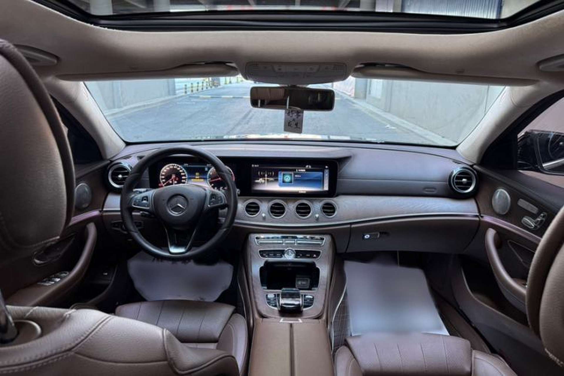 Used Mercedes-Benz E-Class 2018 Facelift E 200 L 4MATIC Interior 2