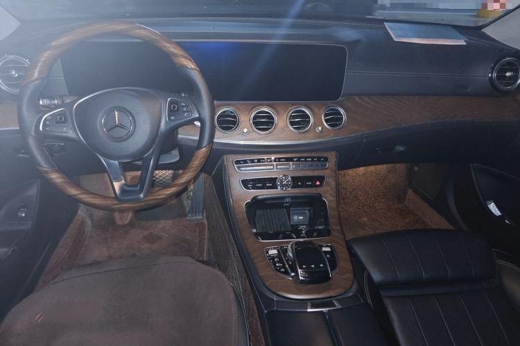 Used Mercedes-Benz E-Class 2018 Facelift E 200 L Interior 2