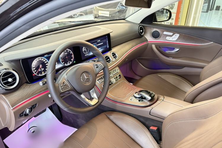 Used Mercedes-Benz E-Class 2018 E 300 L Luxury Model Interior 2