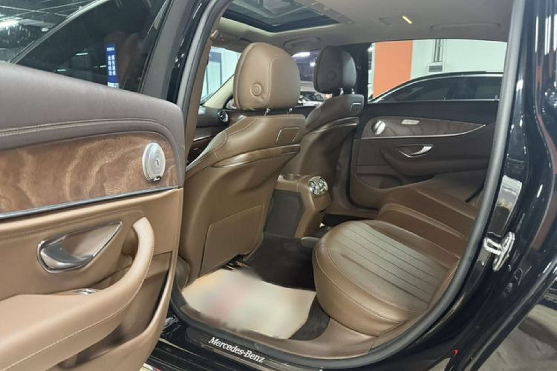 Used Mercedes-Benz E-Class 2018 Facelift E 200 L Interior 2