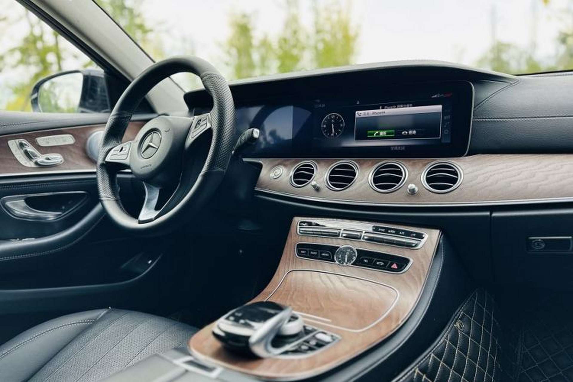 Used Mercedes-Benz E-Class 2018 Facelift E 300 L Luxury Edition Interior 2