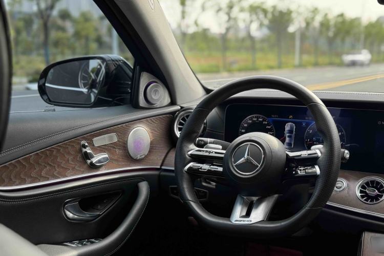 Used Mercedes-Benz E-Class 2018 E 200 L Interior 2