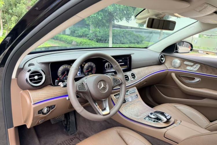 Used Mercedes-Benz E-Class 2018 Facelifted E 300 L Stylish Version Interior 2