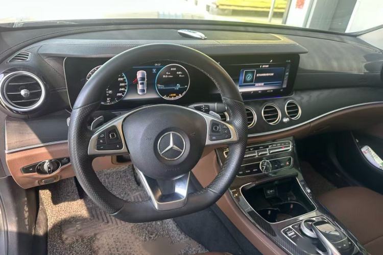 Used Mercedes-Benz E-Class 2018 E 300 L Sport Luxury Edition Interior 2