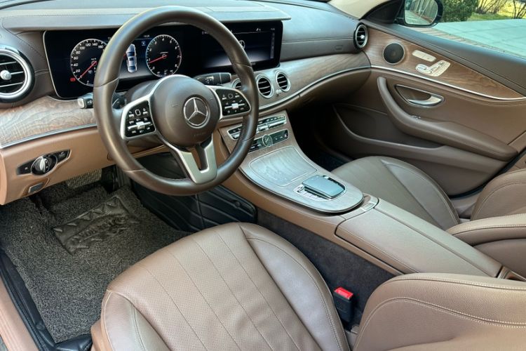 Used Mercedes-Benz E-Class 2018 Facelift E 300 L Luxury Edition Interior 2