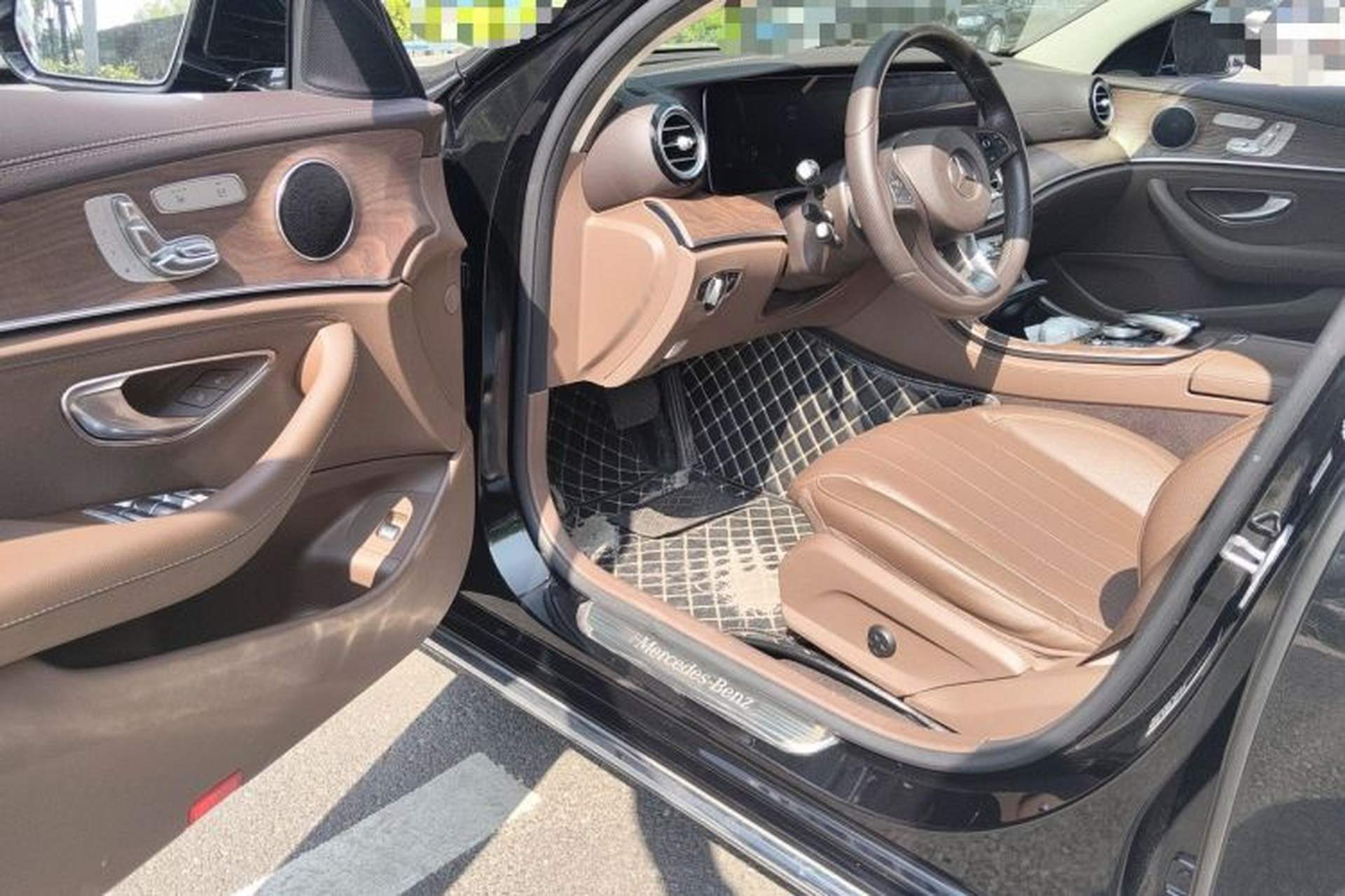 Used Mercedes-Benz E-Class 2018 E 300 L Luxury Model Interior 3