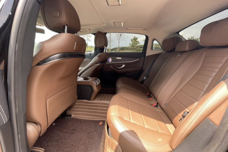 Used Mercedes-Benz E-Class 2018 Facelift E 200 L Sport 4MATIC Interior 3
