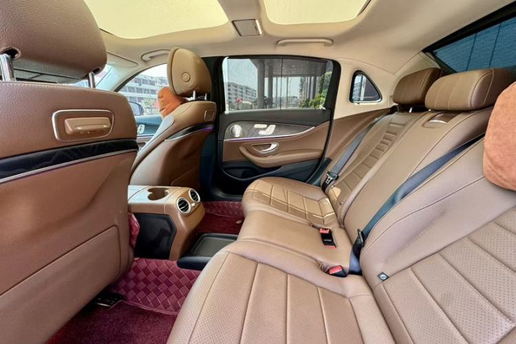 Used Mercedes-Benz E-Class 2018 Restyled E 300 L Sport Luxury Edition Interior 3