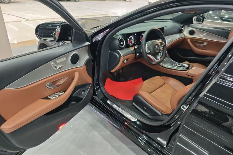 Used Mercedes-Benz E-Class 2018 E 200 Sport Edition Interior 3