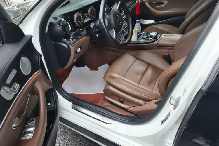 Used Mercedes-Benz E-Class 2018 Restyled E 300 L Sporty and Stylish Edition Interior 3
