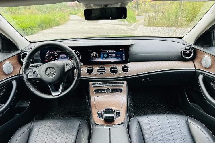 Used Mercedes-Benz E-Class 2018 Facelift E 300 L Luxury Edition Interior 3