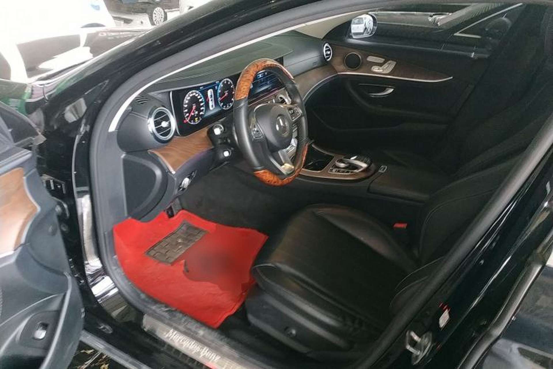 Used Mercedes-Benz E-Class 2018 E 300 L Stylish Model Interior 3