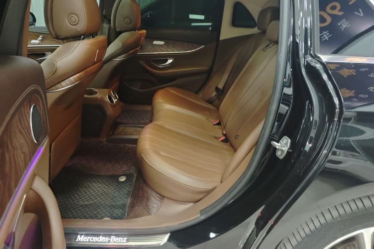 Used Mercedes-Benz E-Class 2018 Facelift E 200 L Interior 4