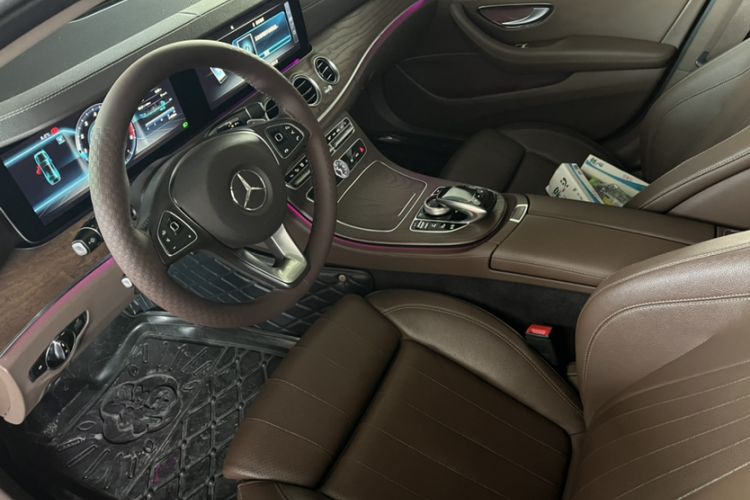 Used Mercedes-Benz E-Class 2018 Facelift E 200 L Interior 4