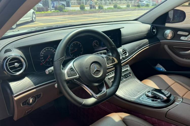 Used Mercedes-Benz E-Class 2018 Restyled E 300 L Sport Luxury Edition Interior 4
