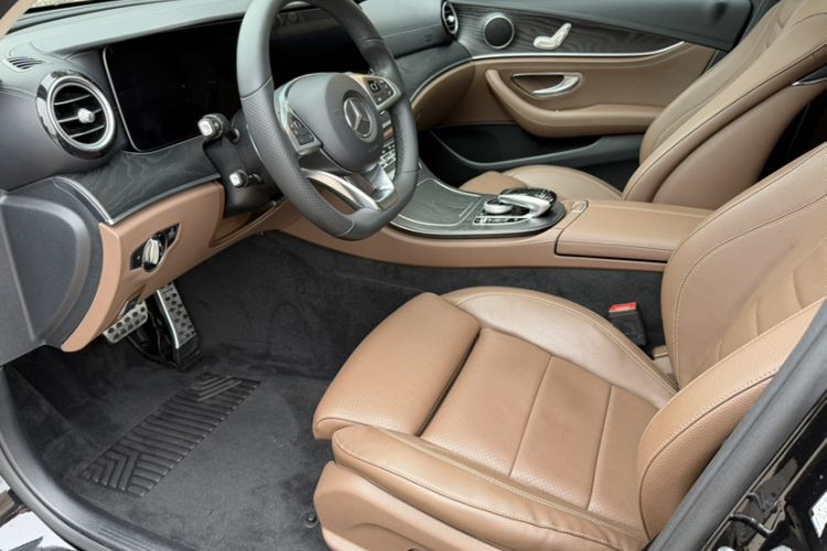 Used Mercedes-Benz E-Class 2018 Facelift E 200 L Sport Edition Interior 4