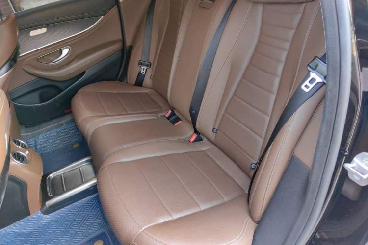 Used Mercedes-Benz E-Class 2018 Facelift E 200 L Sport 4MATIC Interior 4