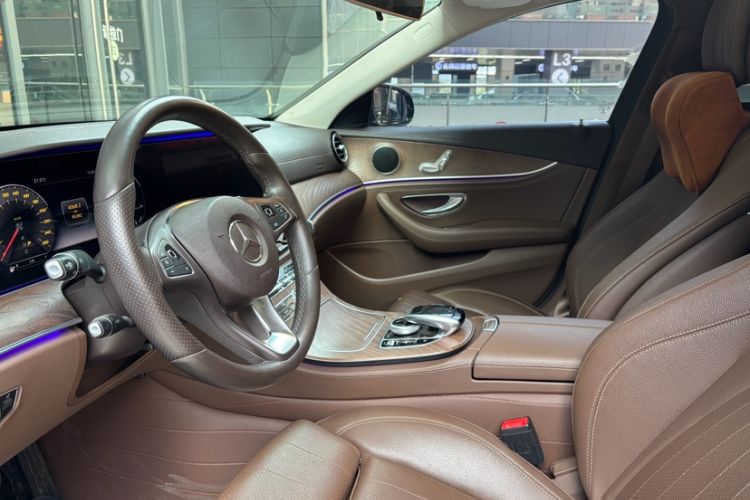 Used Mercedes-Benz E-Class 2018 Facelift E 200 L Interior 5