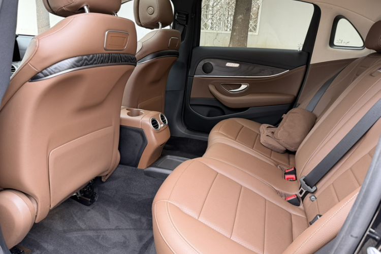 Used Mercedes-Benz E-Class 2018 Facelift E 200 L Sport Edition Interior 5